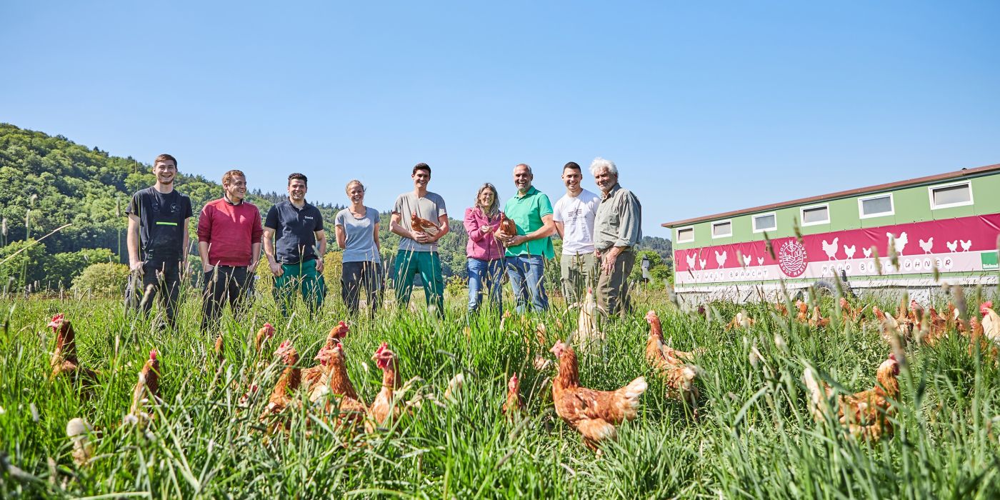 Gruppenfoto mit Hühnern